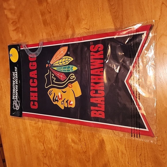NHL Chicago Blackhawks Decorative Flag - Picture 1 of 6